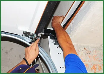 Quality Garage Door Munroe Falls, OH 440-427-4374 - garagedoor-spring-repair-t-21-gr-39m